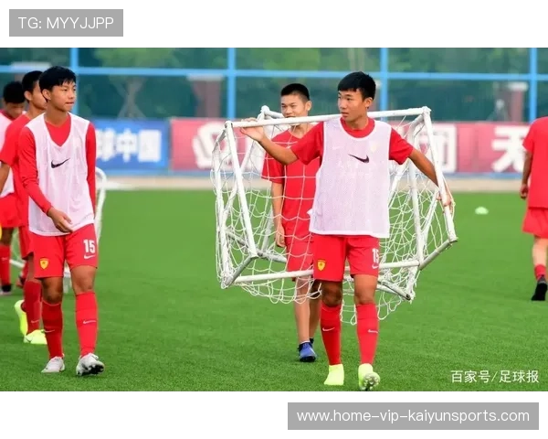 国足球员心理辅导项目启动，足球运动员比赛心理分析